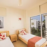 Dafnis Sunshine - Modern 3 Bedroom With Pool Protaras