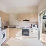 Villa Dafnis Sunshine - Modern 3 Bedroom With Pool Protaras
