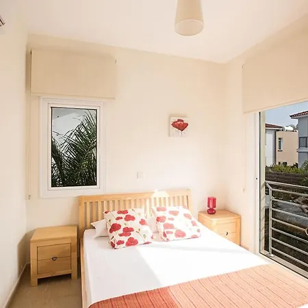 Dafnis Sunshine - Modern 3 Bedroom With Pool וילה פרוטאראס