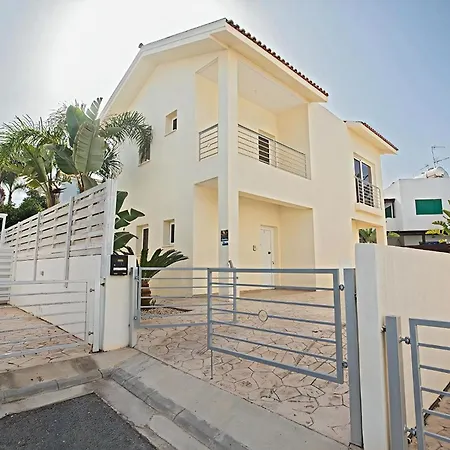 Villa Dafnis Sunshine - Modern 3 Bedroom With Pool - Close To Fig Tree Bay