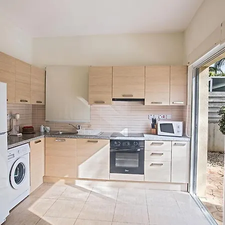 Villa Dafnis Sunshine - Modern 3 Bedroom With Pool Protaras