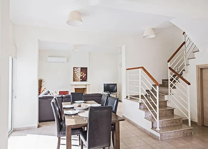 Dafnis Sunshine - Modern 3 Bedroom With Pool Villa *