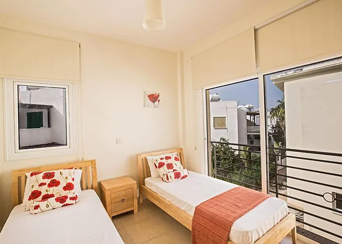 Dafnis Sunshine - Modern 3 Bedroom With Pool Protaras