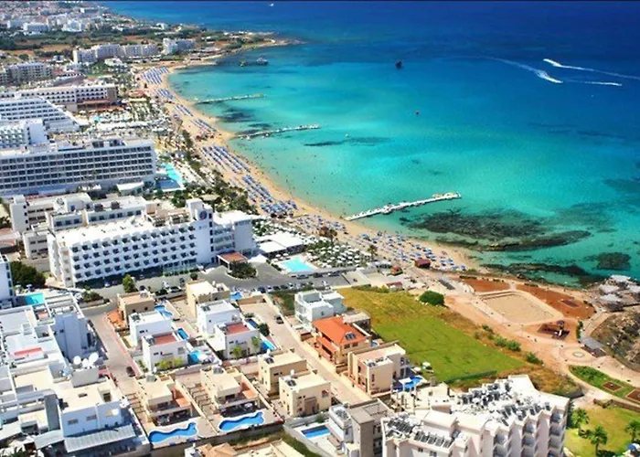 Dafnis Sunshine - Modern 3 Bedroom With Pool