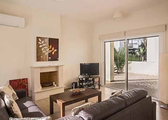 Dafnis Sunshine - Modern 3 Bedroom With Pool *