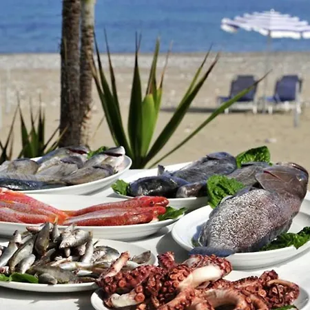 Villa Dafnis Sunshine - Modern 3 Bedroom With Pool