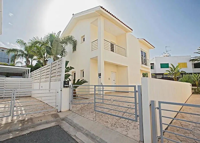 Dafnis Sunshine - Modern 3 Bedroom With Pool *