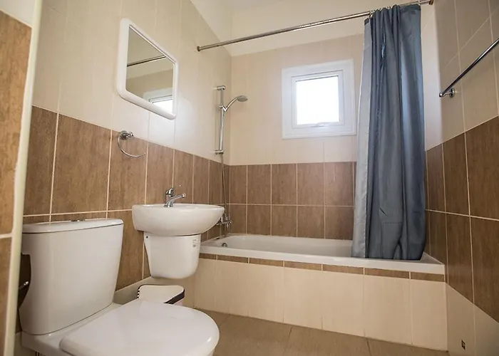 Dafnis Sunshine - Modern 3 Bedroom With Pool *